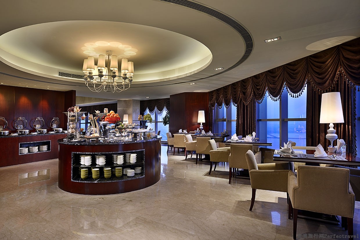 Club Lounge-01.jpg