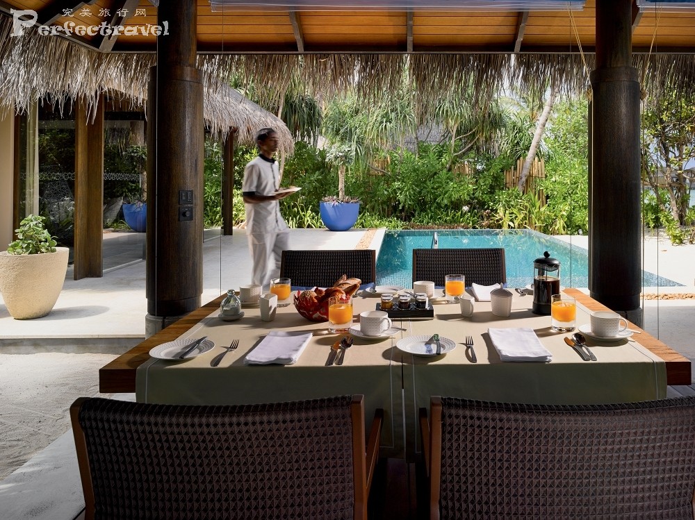 08 - Beach Pool Villa - Outdoor Dining Area.JPG