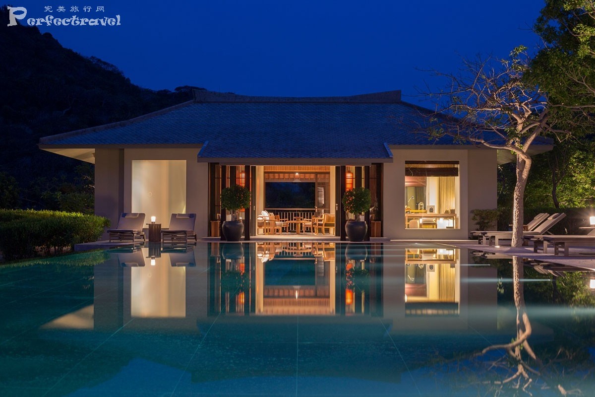 landscape-amanoi-villa-pool-at-night.jpg